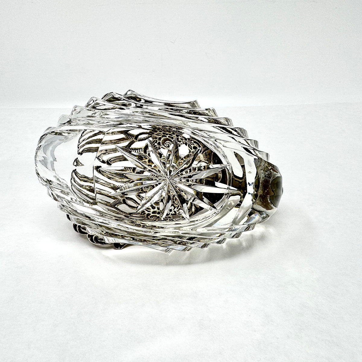 835 and Glass Swan Vessel