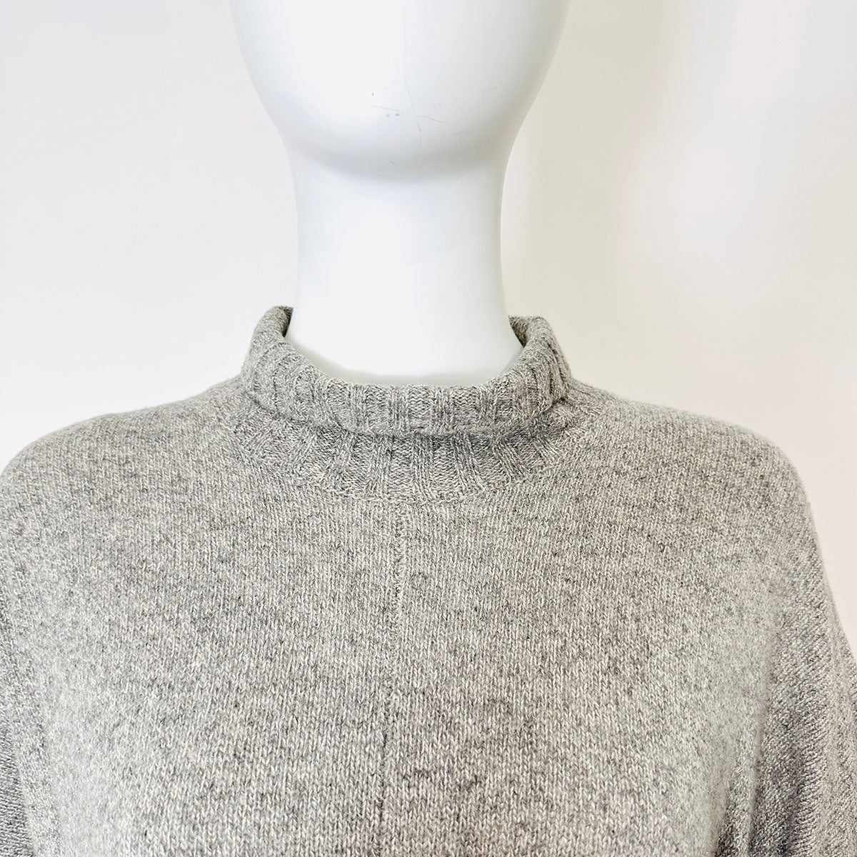 Eskandal Sweater