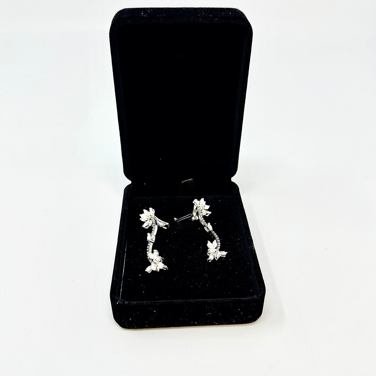 18K White Gold Curvy Black and Clear Diamond Clip-on Earrings