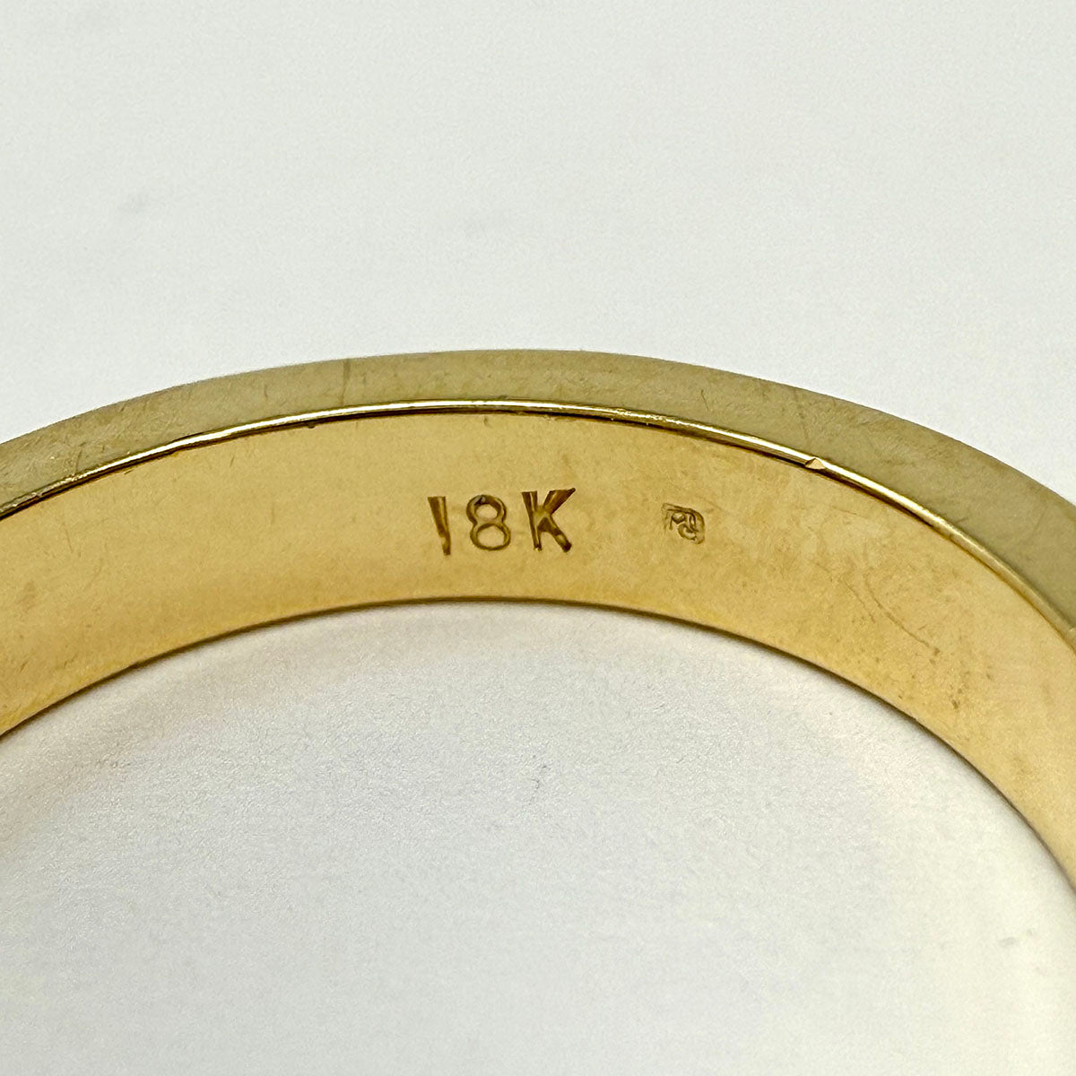 18K Gold Ring with 10 Full Cut  Diamonds