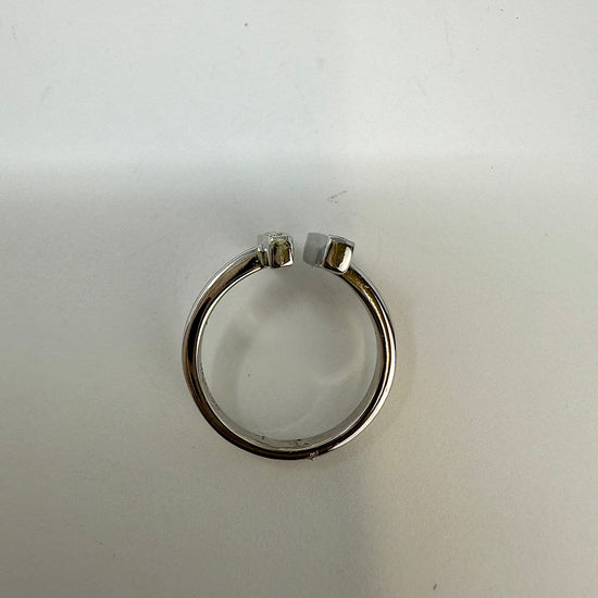 14K White Gold "T Bar" Ring with Diamonds