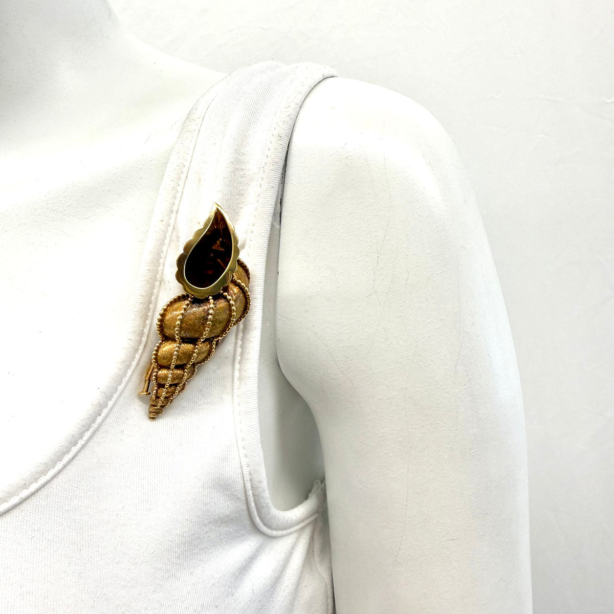 Tiffany & Co. Vintage 18K Gold Seashell Brooch