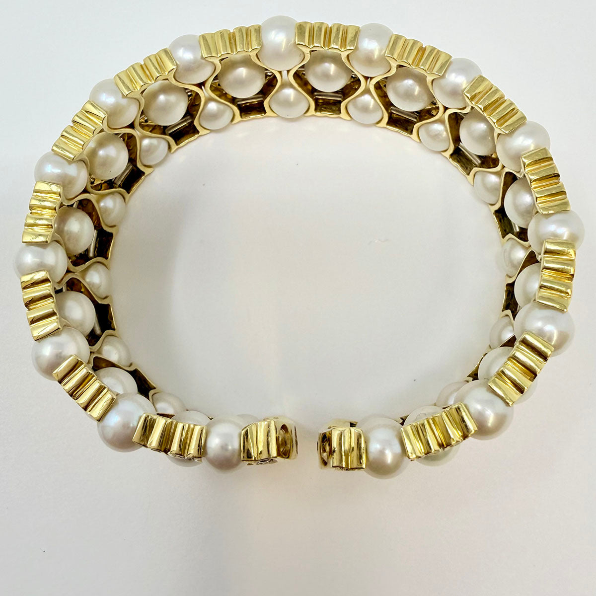Hasbani 18K Gold Bracelet with Diamonds and Pearls