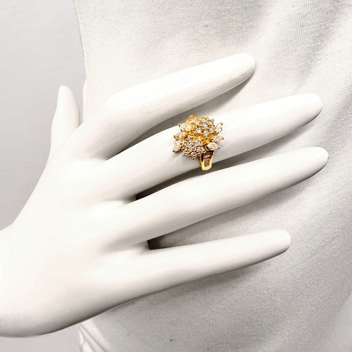 18K Diamond Cluster Ring