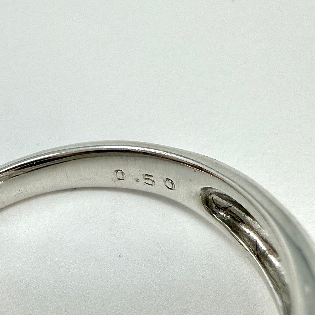 18K White Gold Diamond Ring
