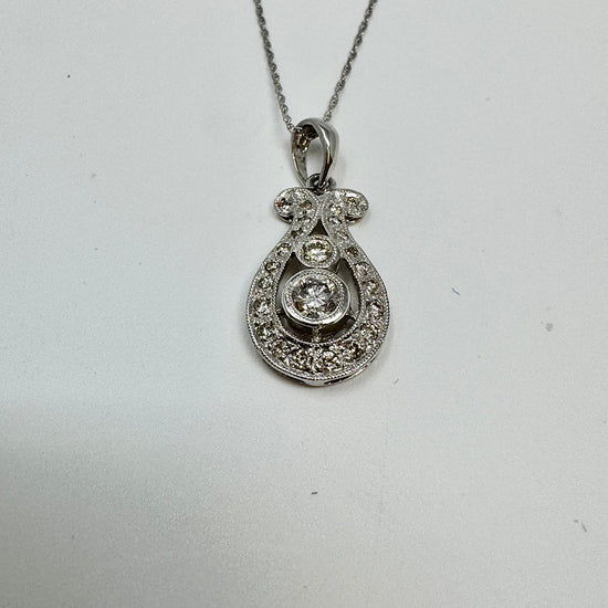Vintage 14K White Gold  18" Necklace with Diamond Pendant