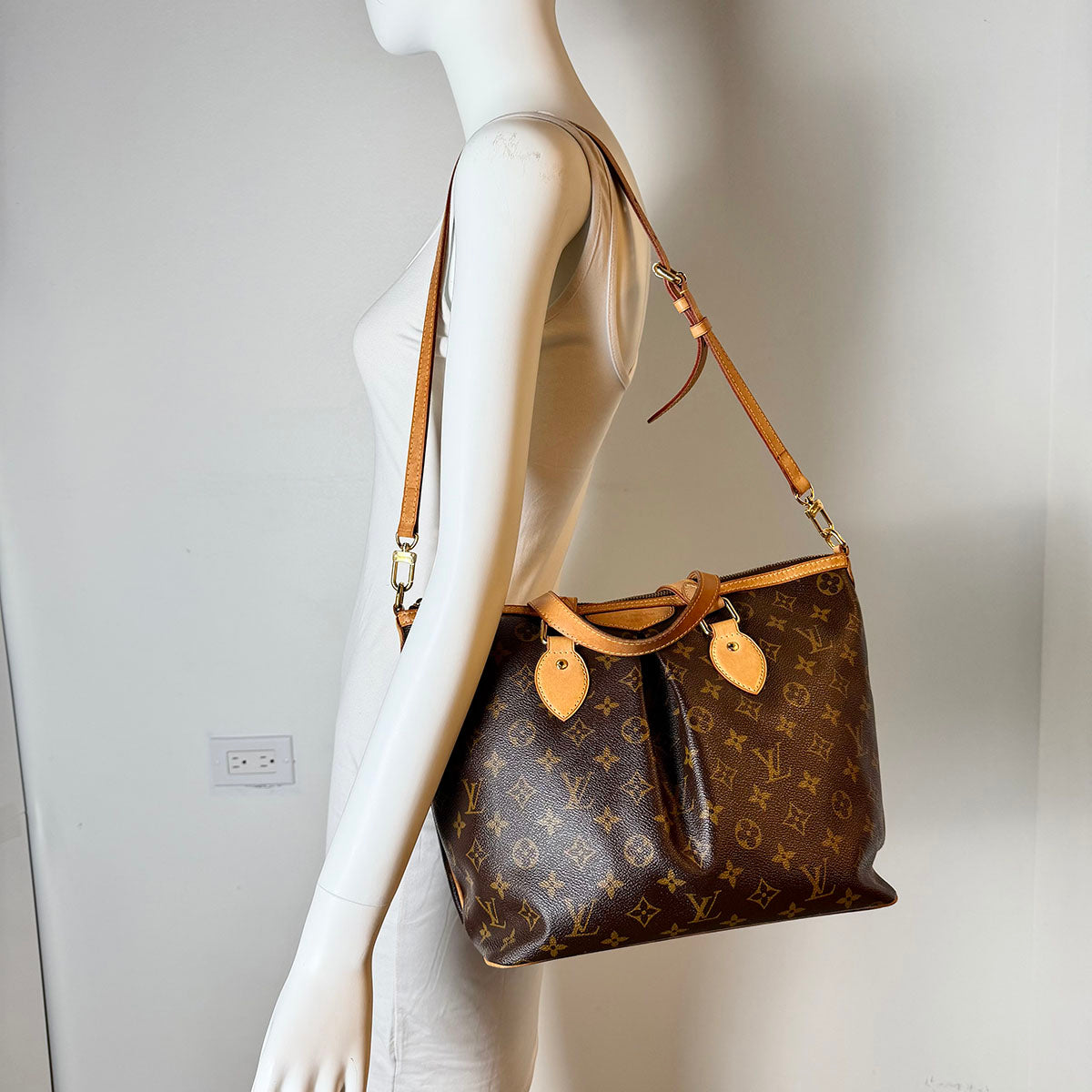 Louis Vuitton Handle Bag