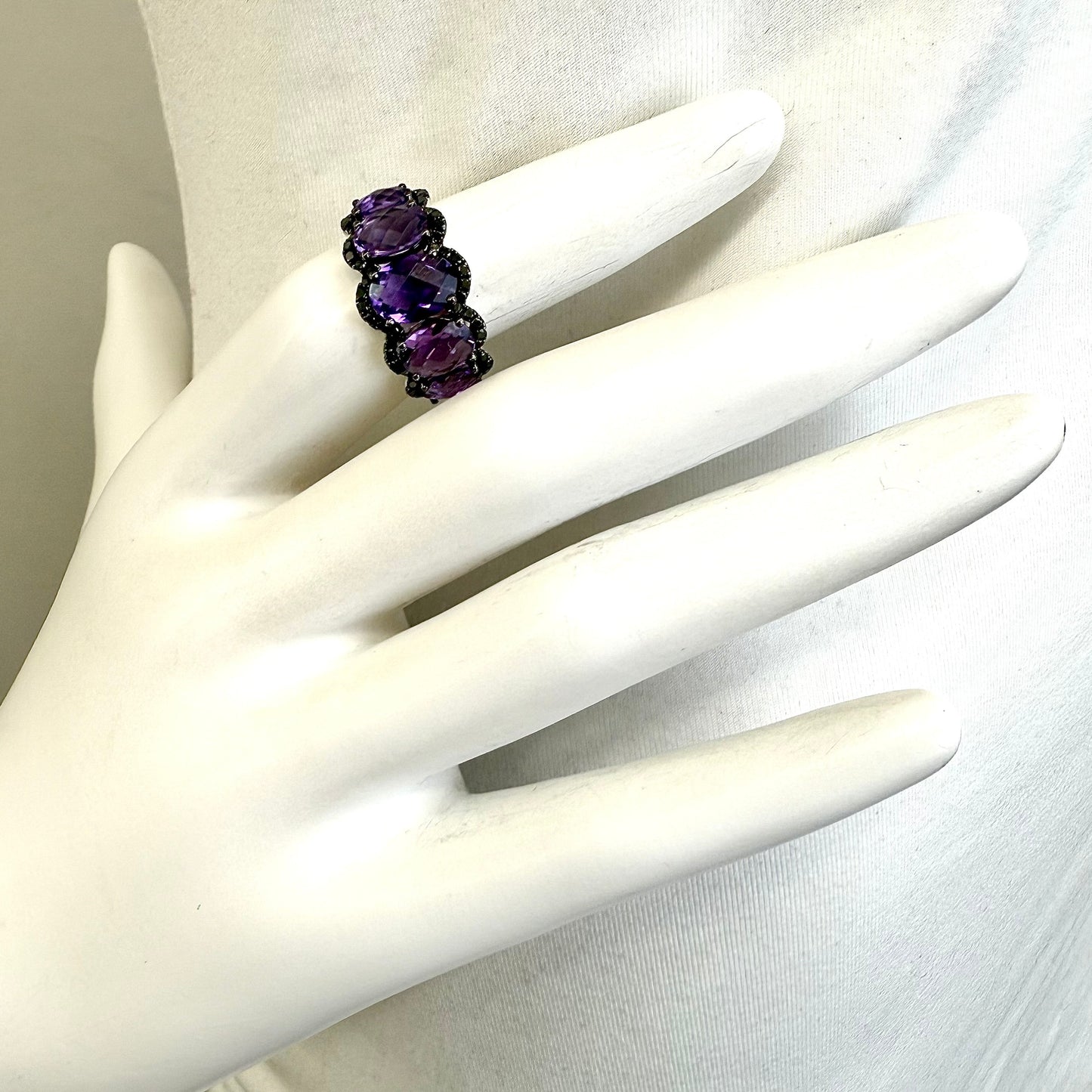 18K Gold Ring with Amethyst and Black Diamond
