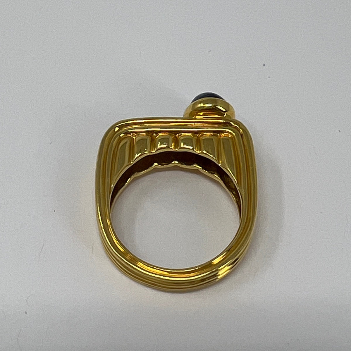 18K Ring with Oval Cabochon Sapphire and Diamonds