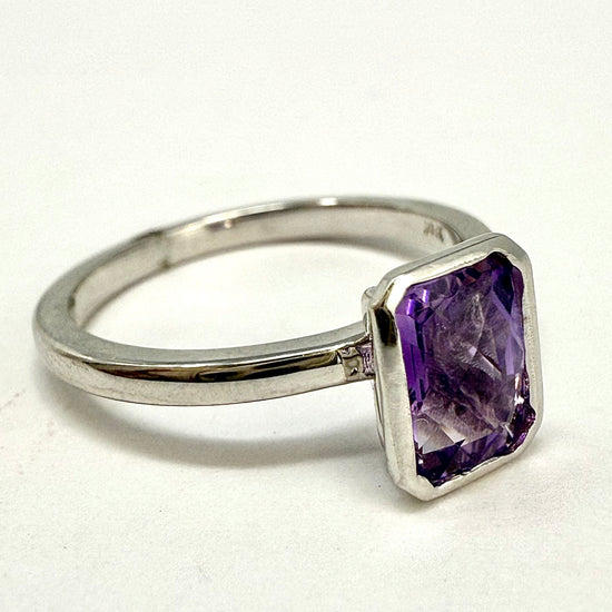 14K White Gold  Ring with Amethyst