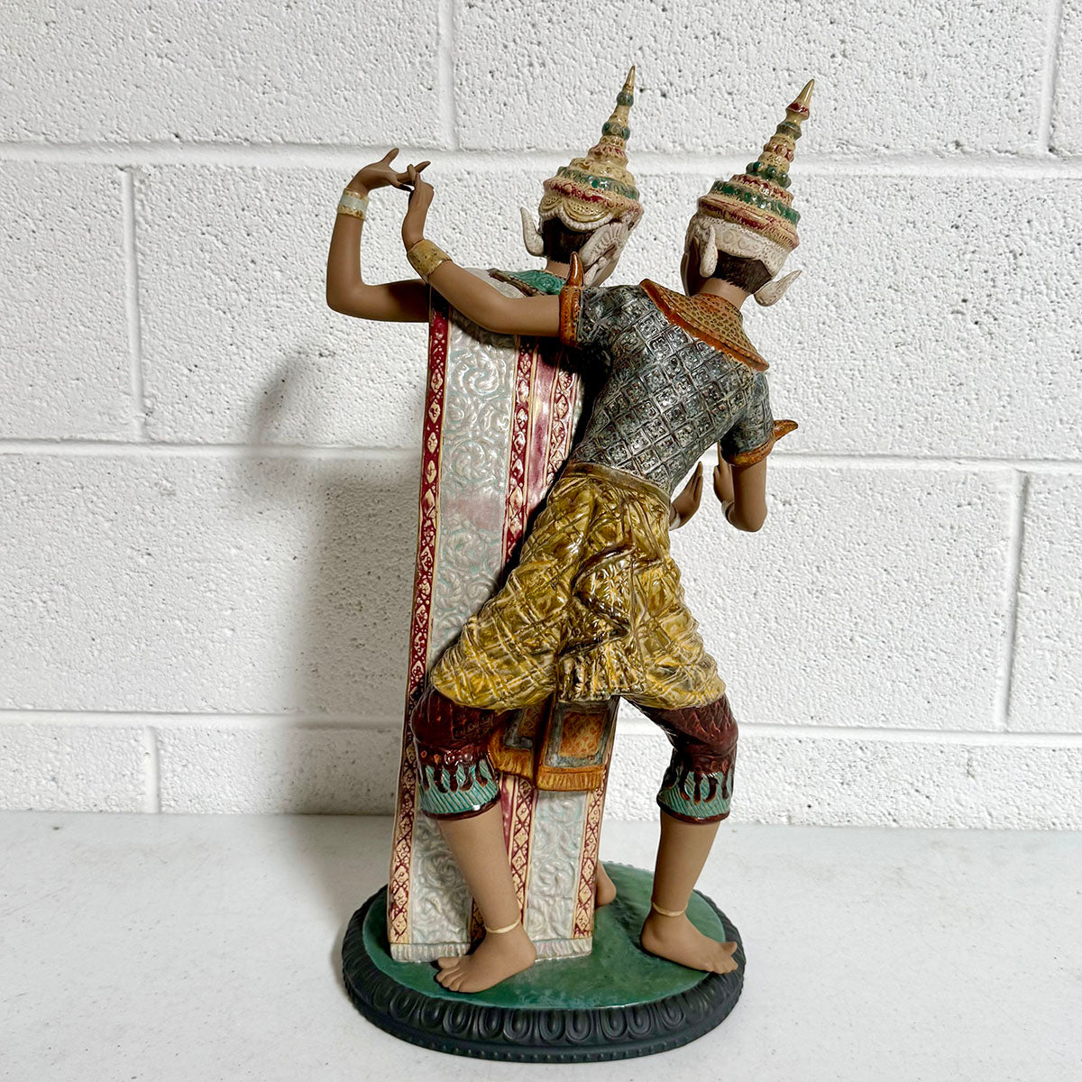 "Thai Couple" (3 fingers missing)