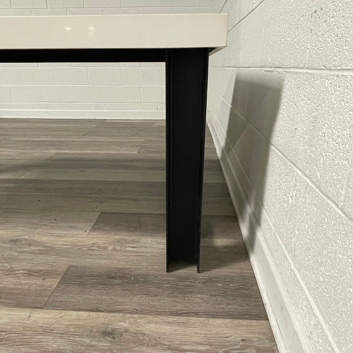 Quartz Desk