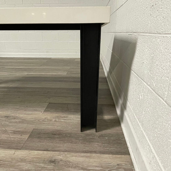 Quartz Desk