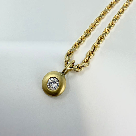 18K Gold Twisted Necklace with Bezel Set Diamond Pendant