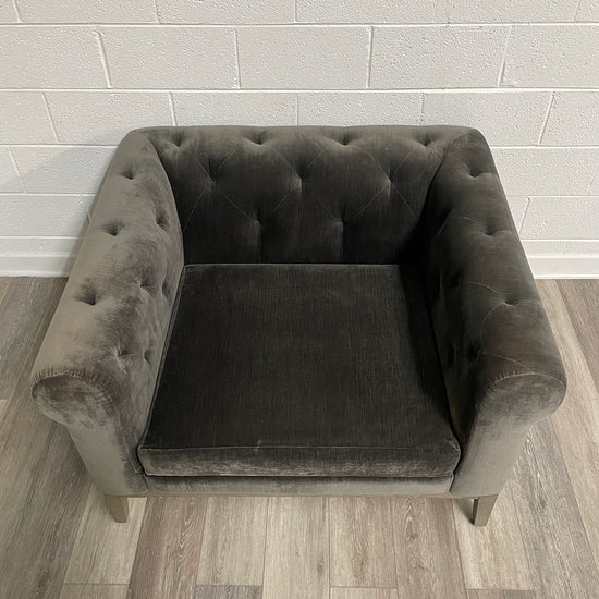 Italia Chesterfield Chair with Oak Base