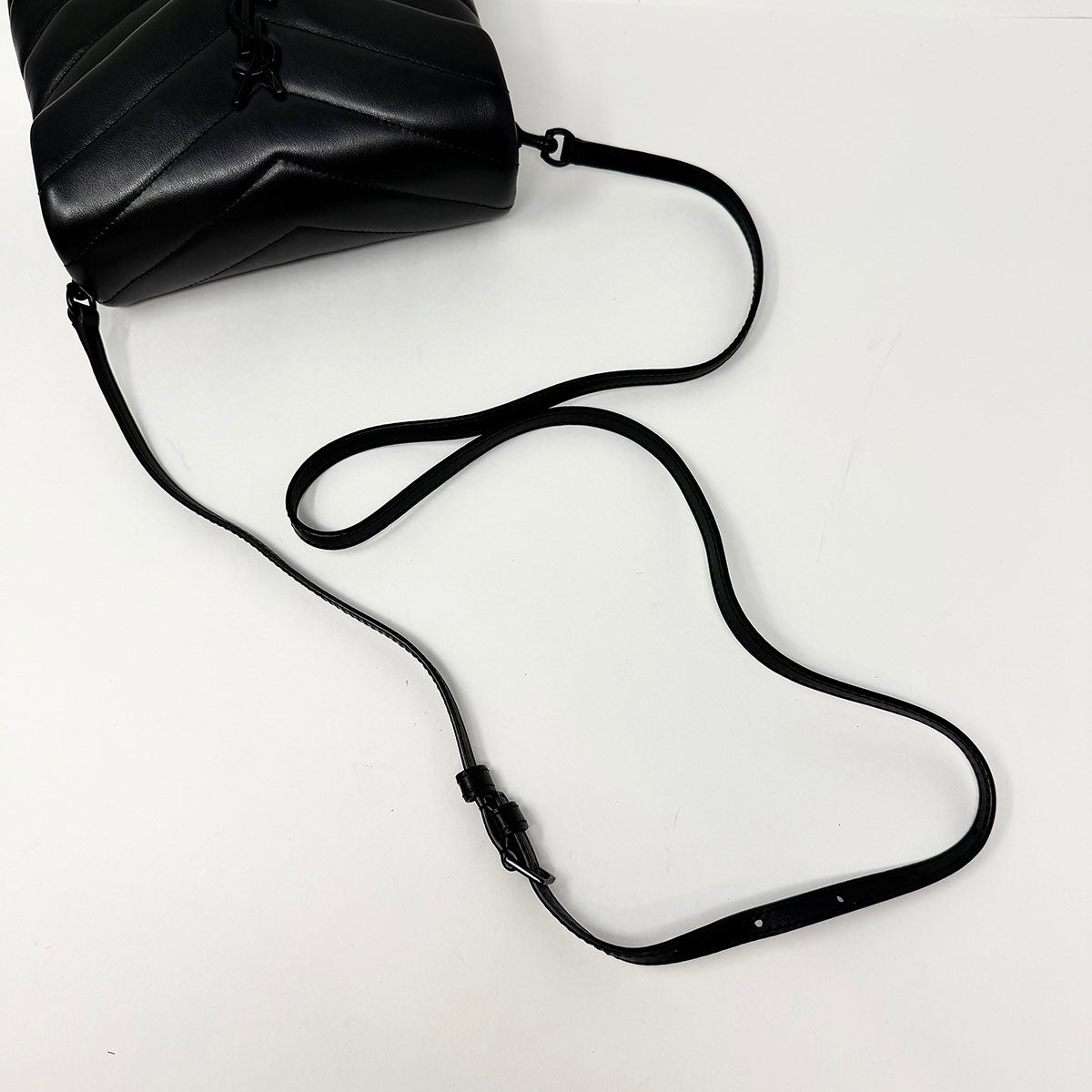 Yves Saint Laurent Shoulder Bag