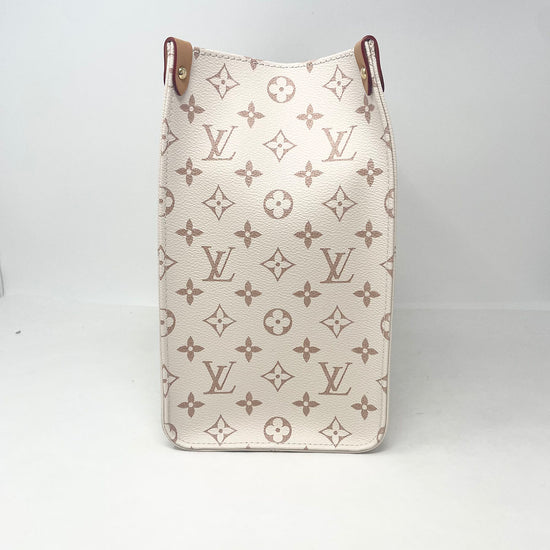 Louis Vuitton Monogram Giant OnTheGo Tote