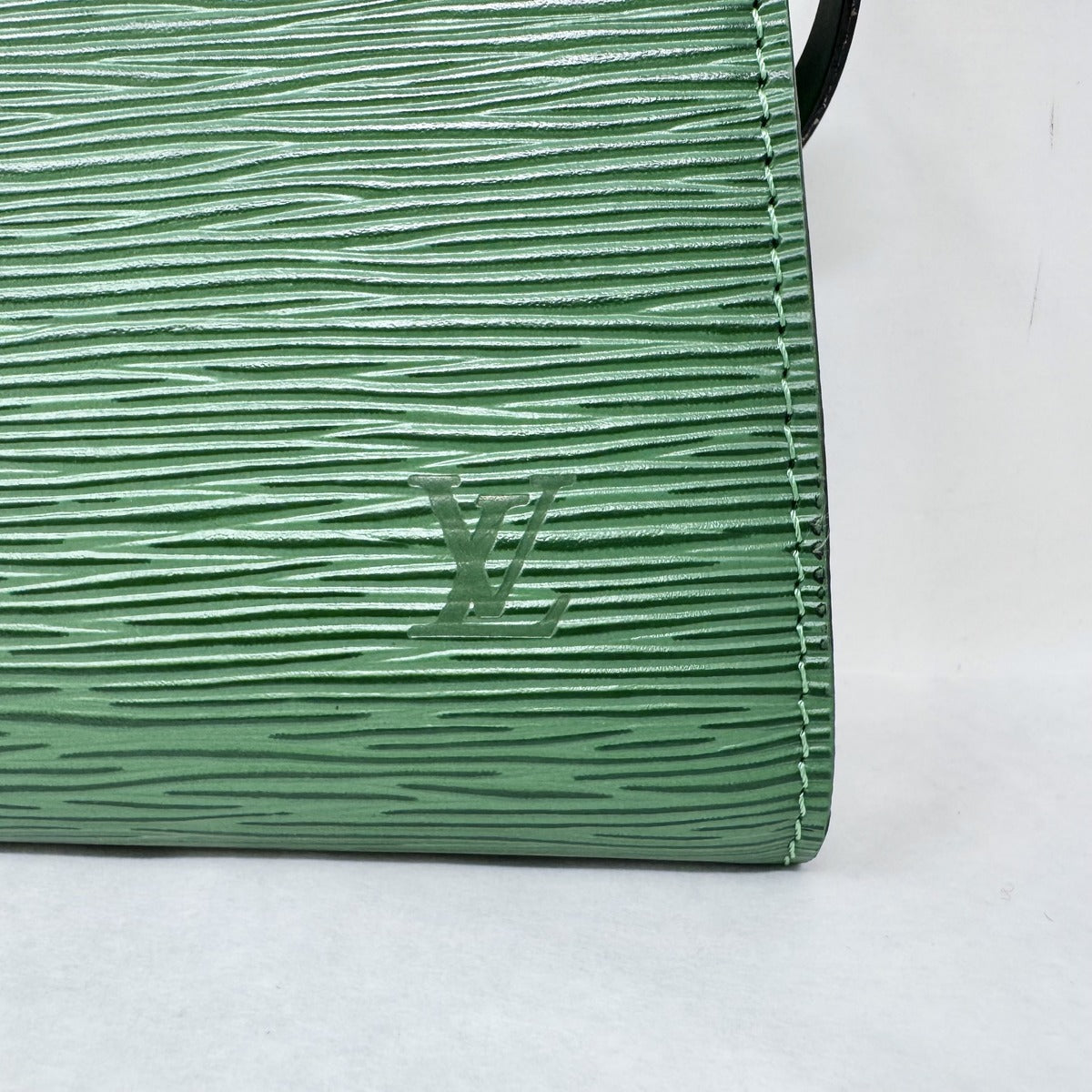 Louis Vuitton Epi Pochette
