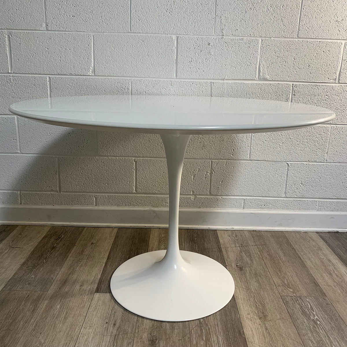 Tulip Dining Table