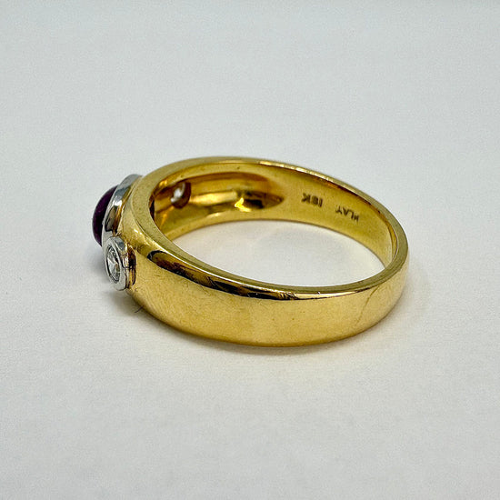 18K Gold Ring with Ruby and 2 Diamonds