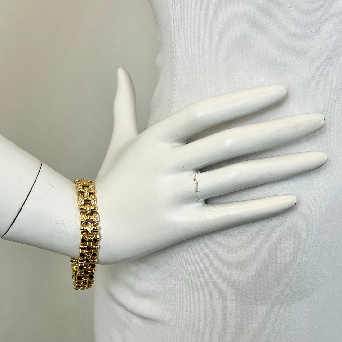 18K Gold Bracelet with Diamonds