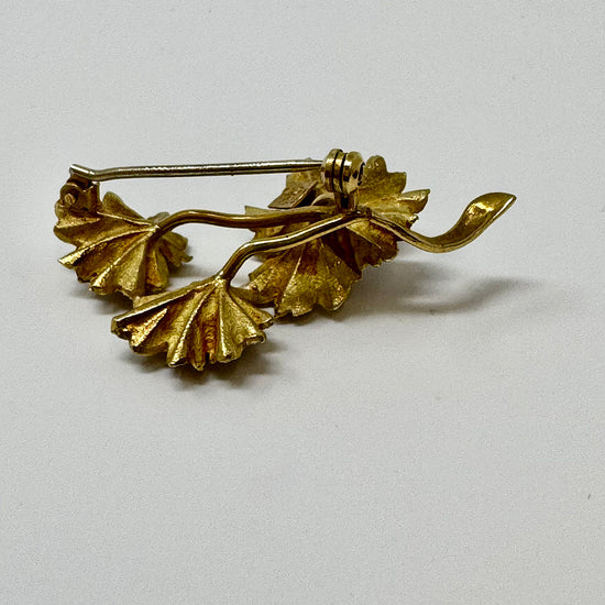 18K Gold 2 Flower Pin with Sapphire and Ruby