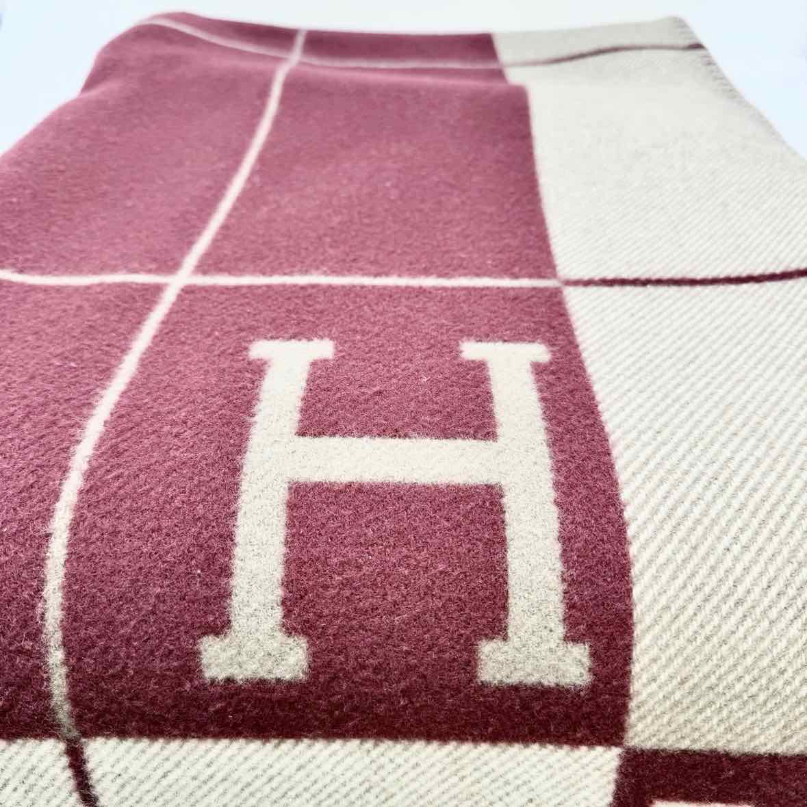 Hermes Avalon III Throw Blanket