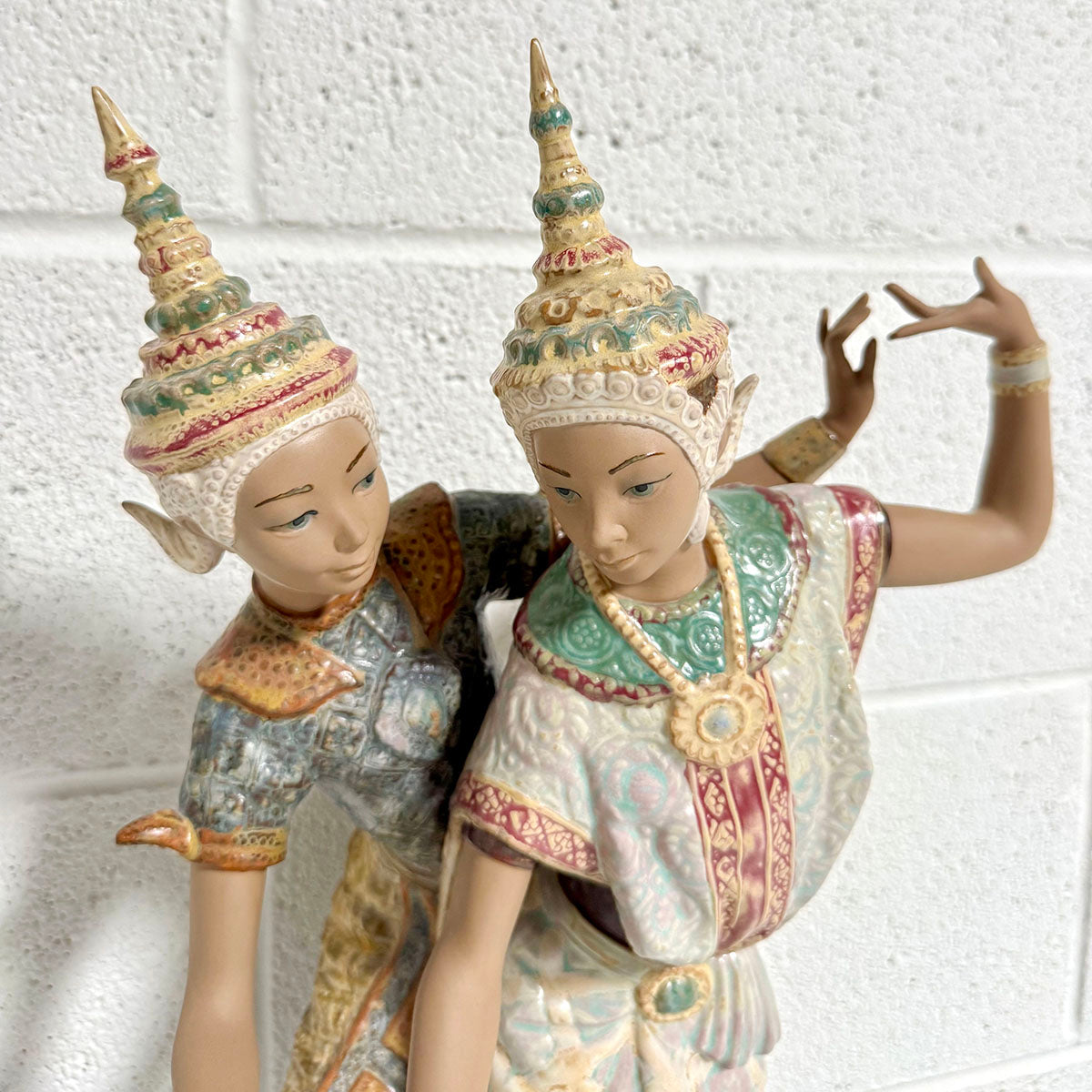 "Thai Couple" (3 fingers missing)
