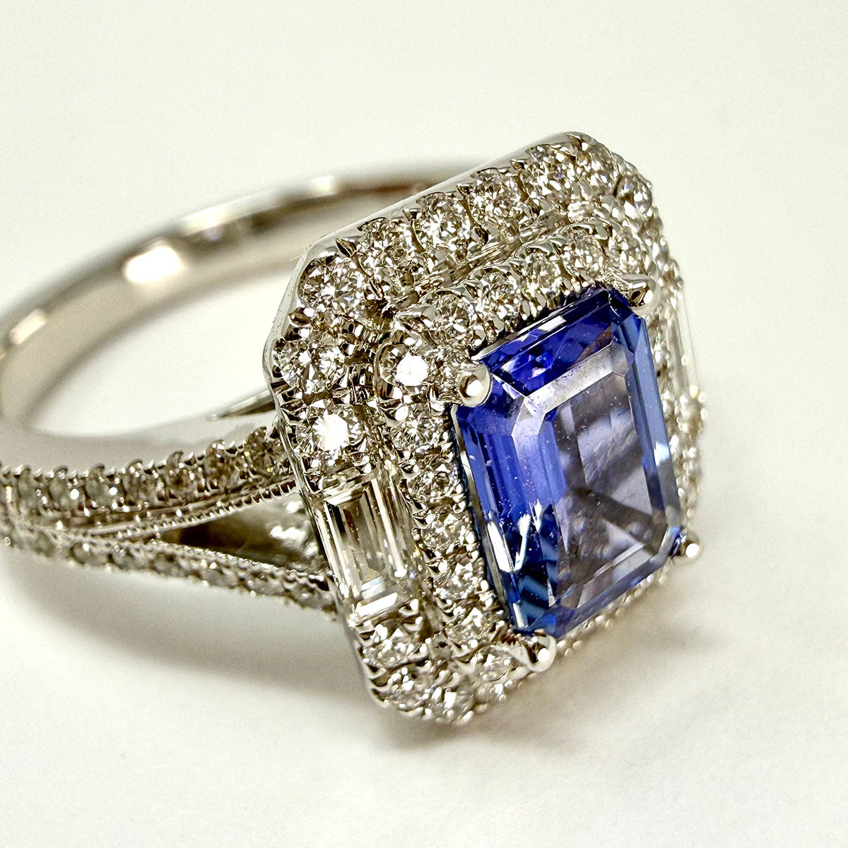 14K White Gold Ring with Tanzanite and Diamonds