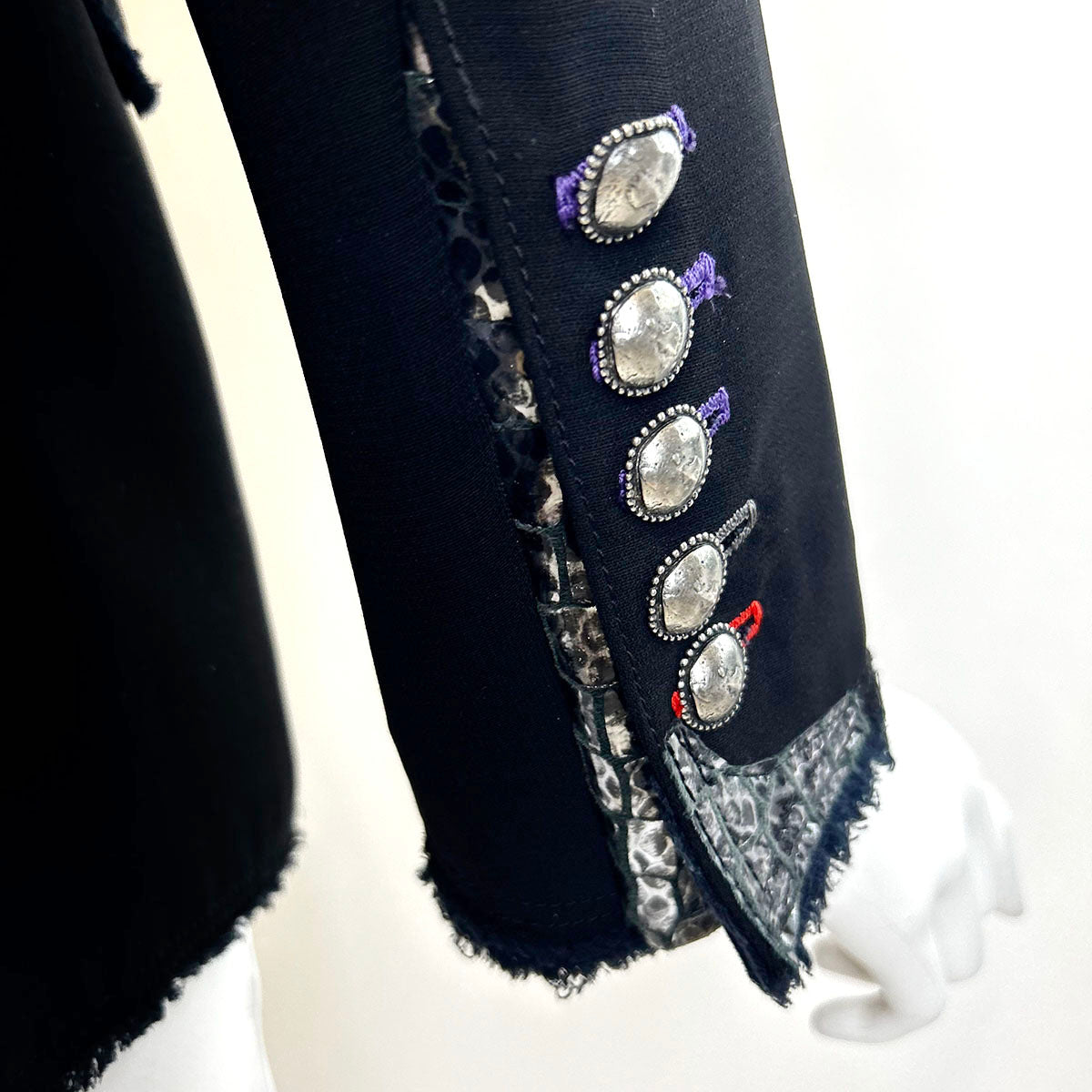 Ikram Blazer