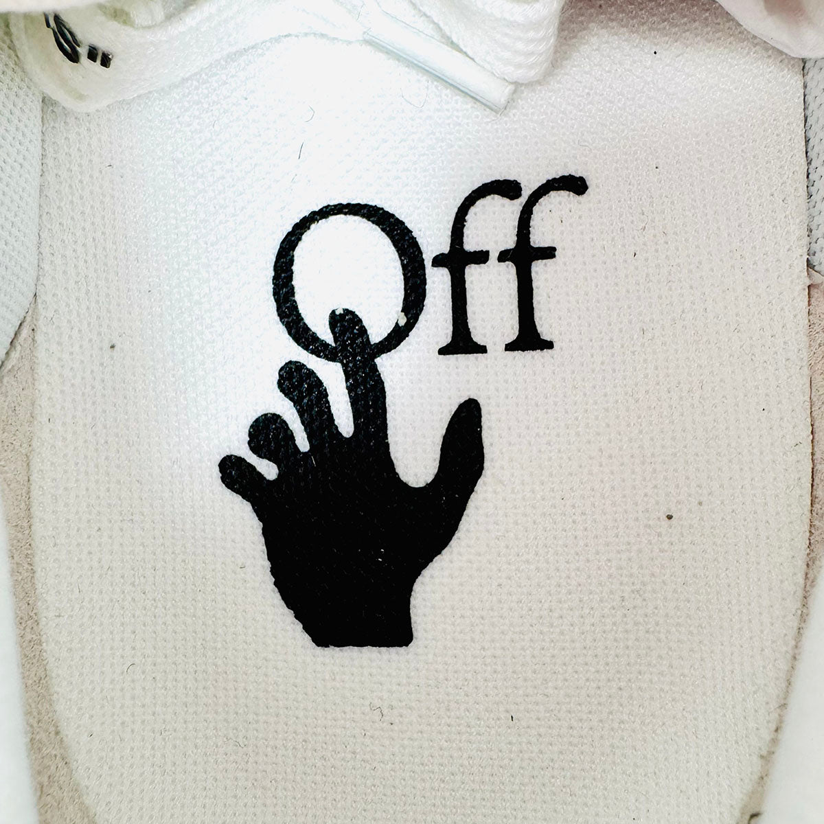 OFF-WHITE Sneakers