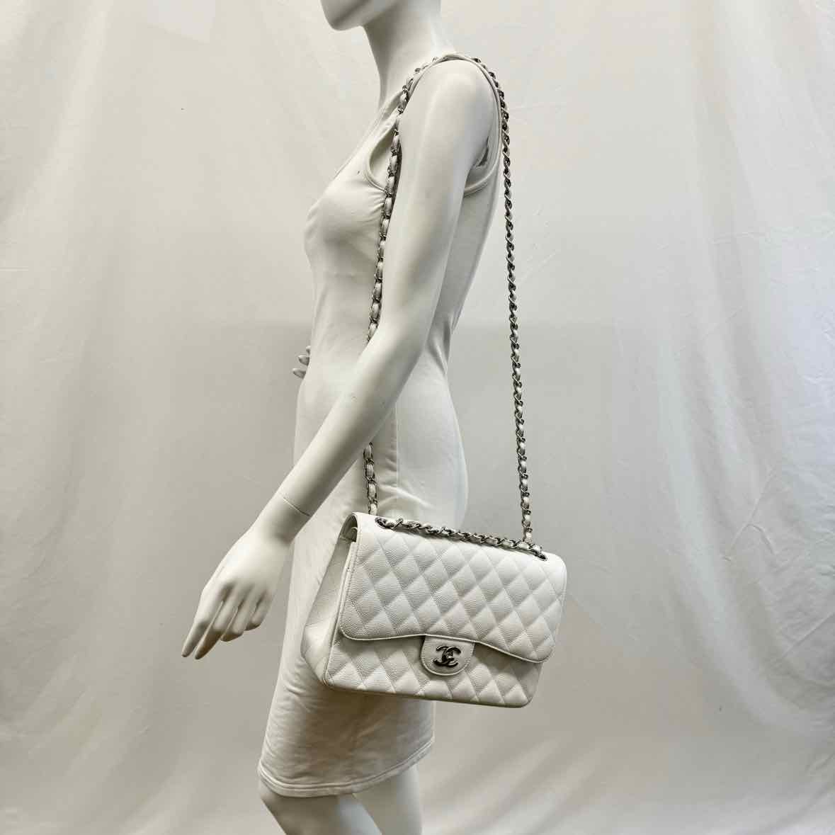 Chanel Classic Jumbo Double Flap Shoulder Bag