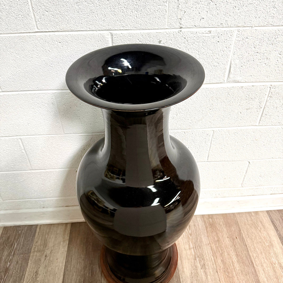 40" monochrome mirror-black baluster floor vase