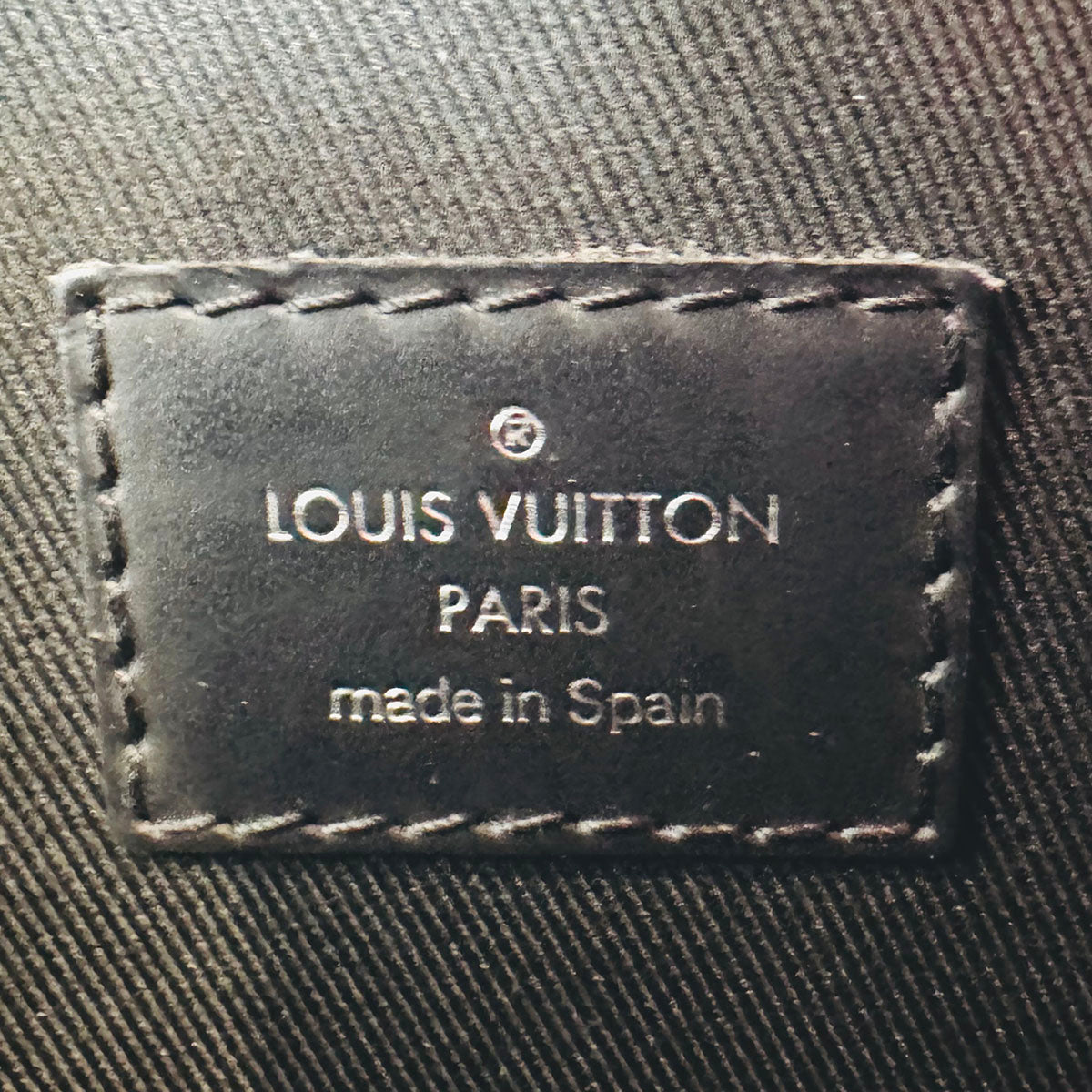 Louis Vuitton Messenger Bag