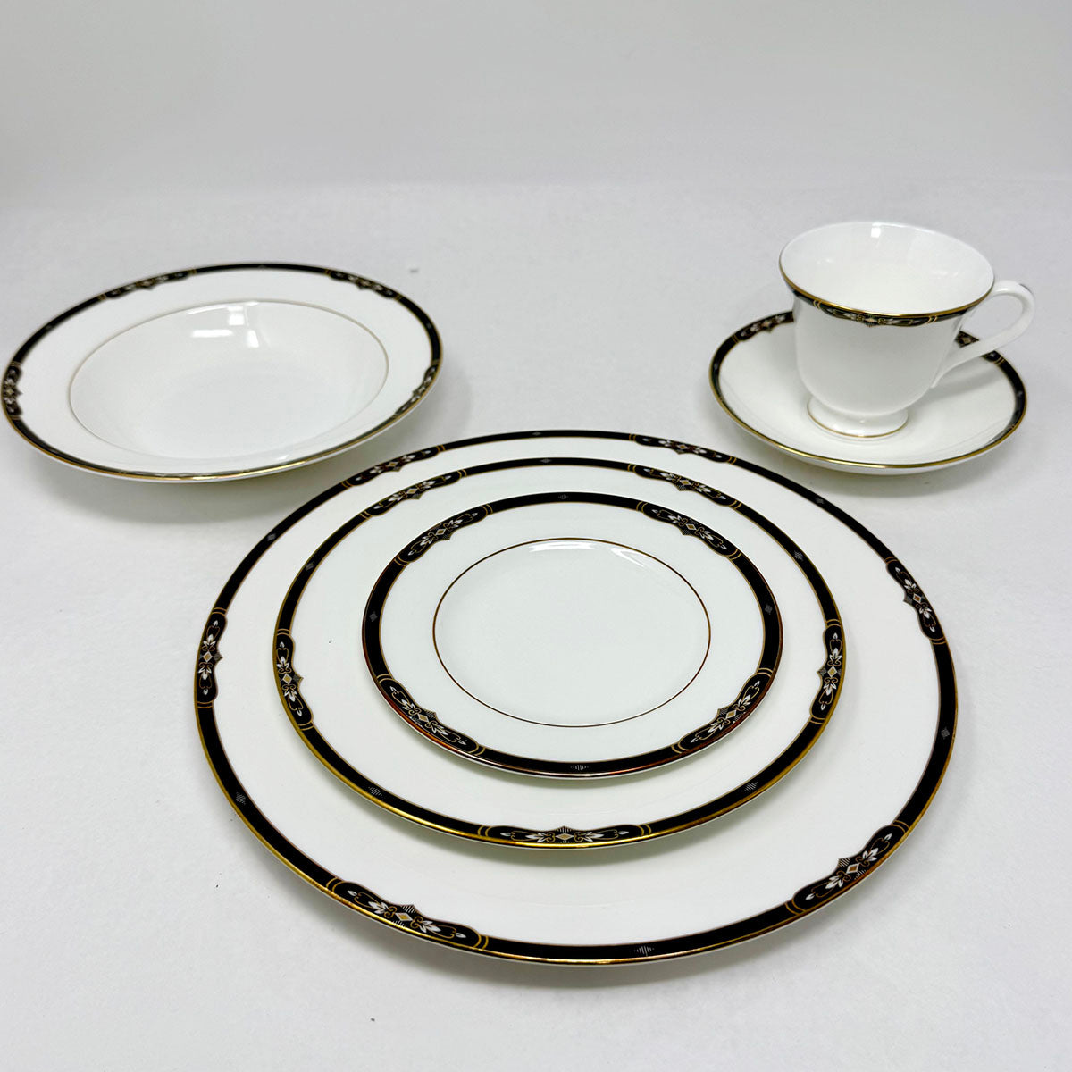 Set of 47 pcs. 7- 6pc. setting plus 5 extra dishes