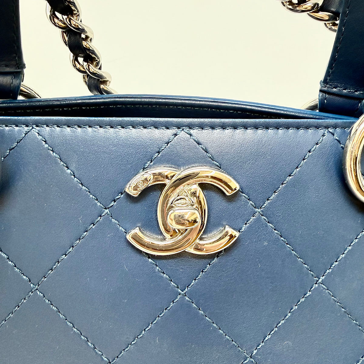Chanel Paris - Cuba Ring my Bag Tote