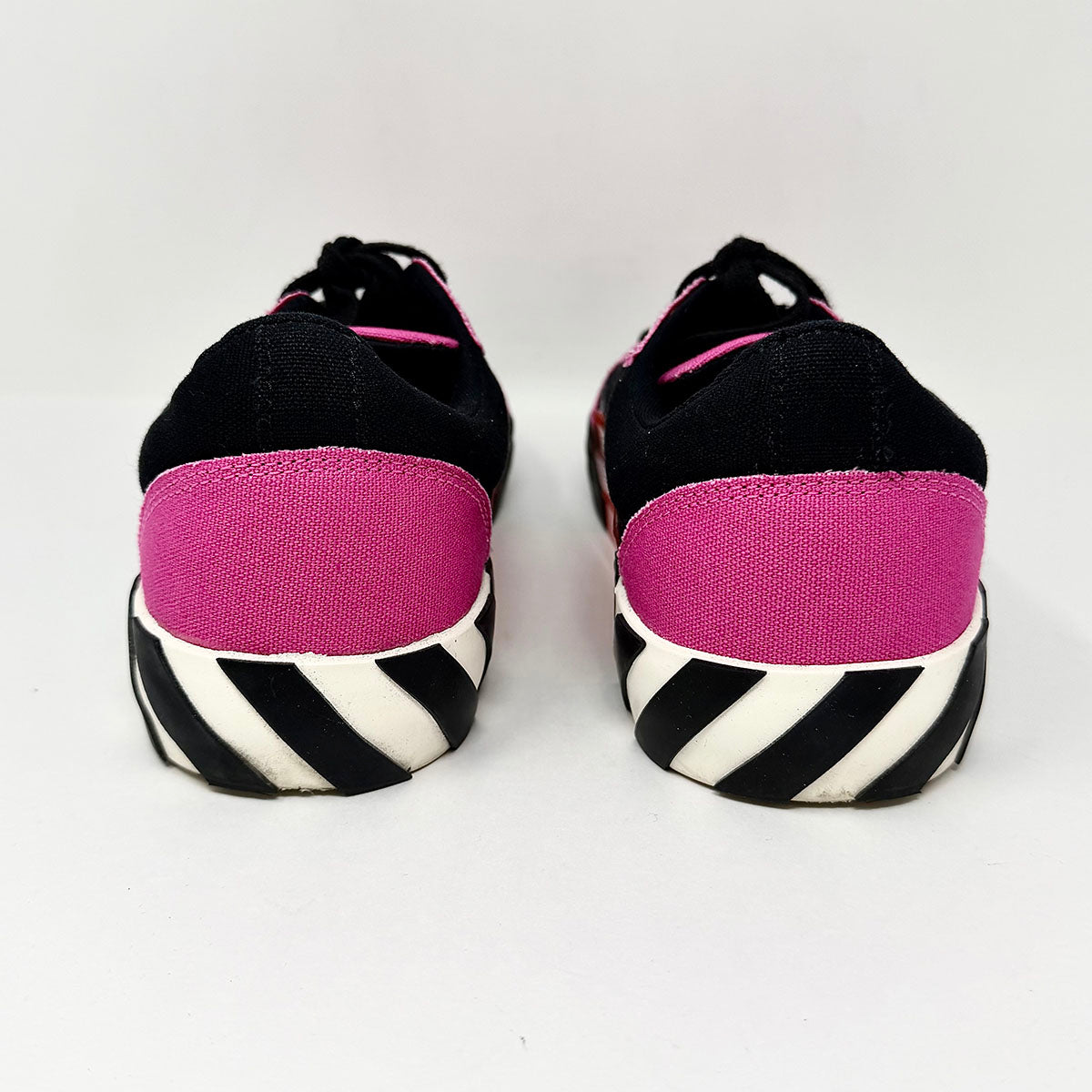 OFF-WHITE Sneakers