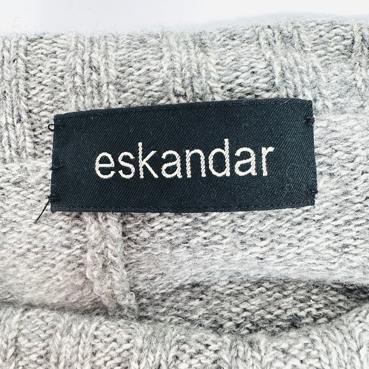 Eskandal Sweater