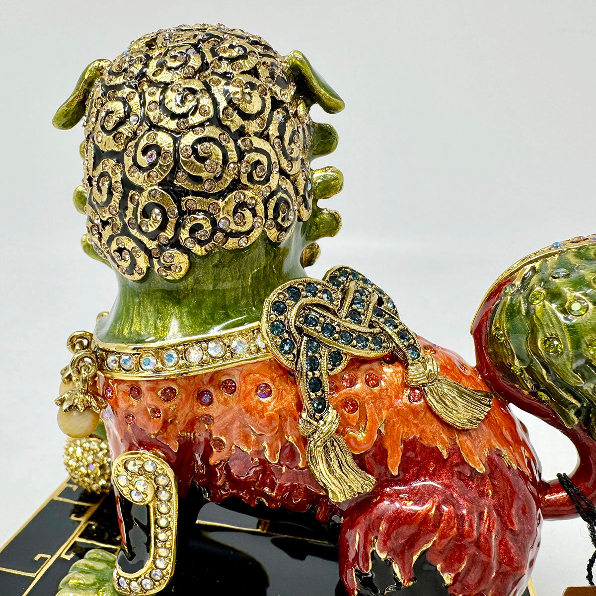 Foo Dog with Ball