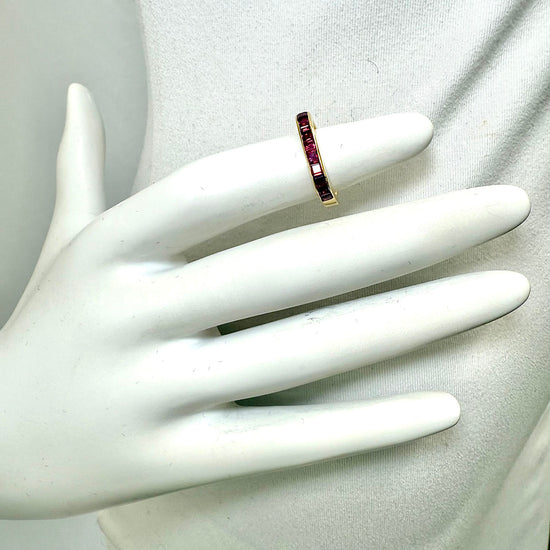 18K Gold Square Ring with 11 Rubies