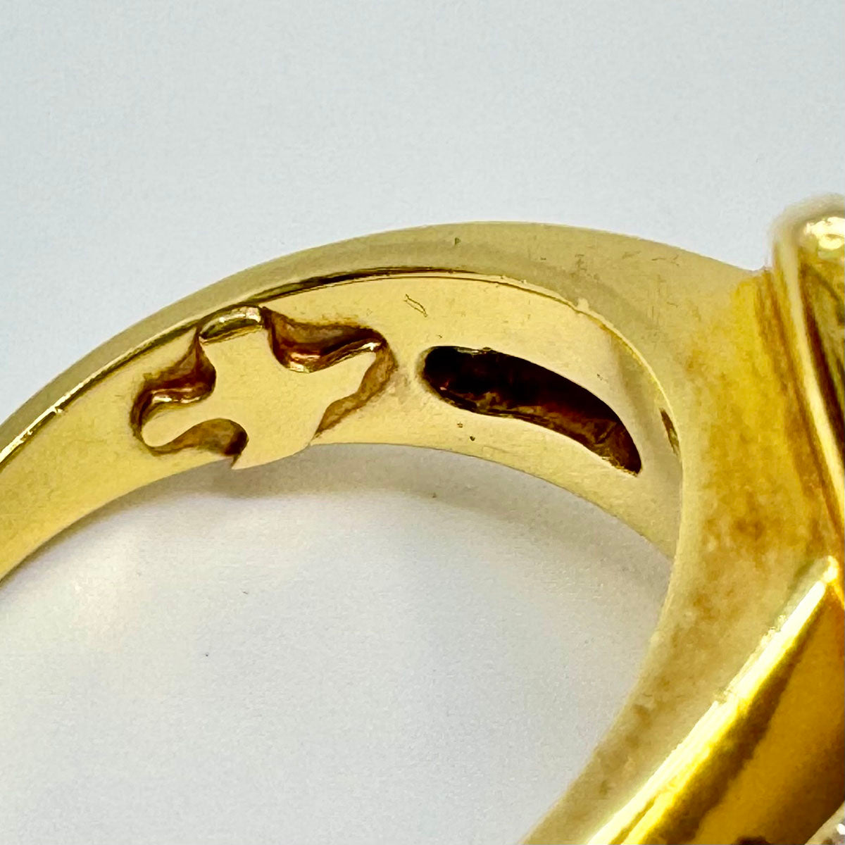 Susan Berman 18K Gold Ring with Amethyst and Diamond