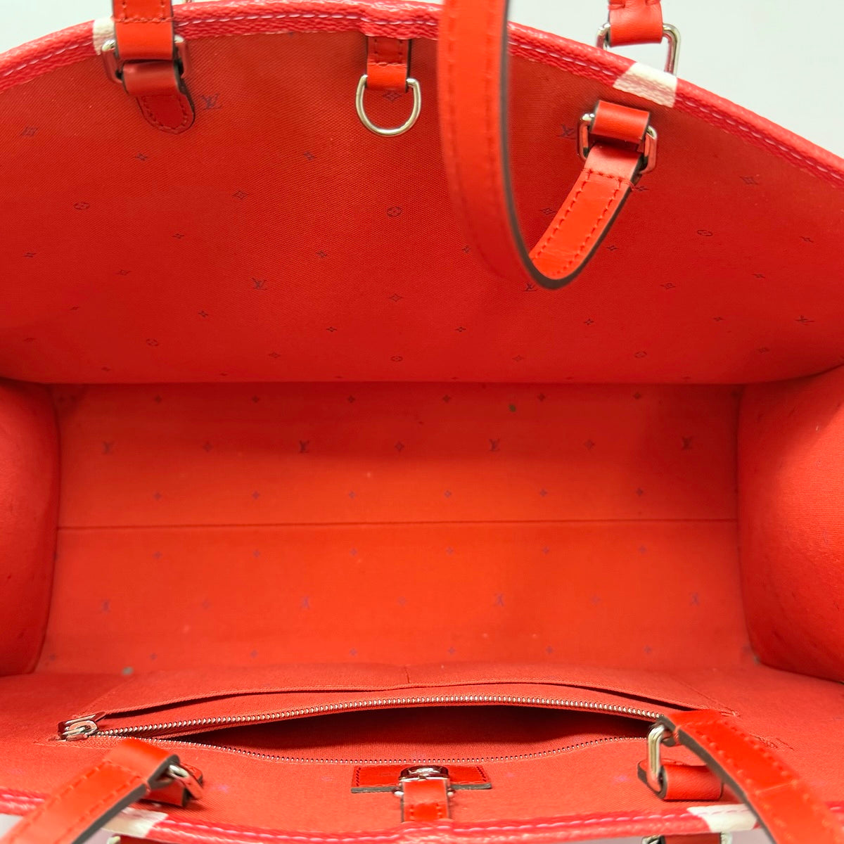 Louis Vuitton  Escale OnTheGo Tote