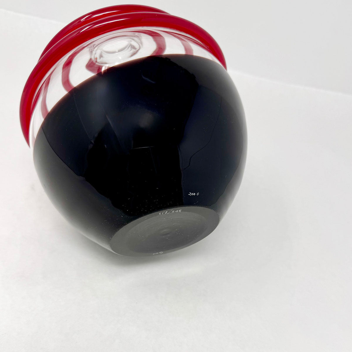 Gui Vase, Signed and Numbered 306/333
