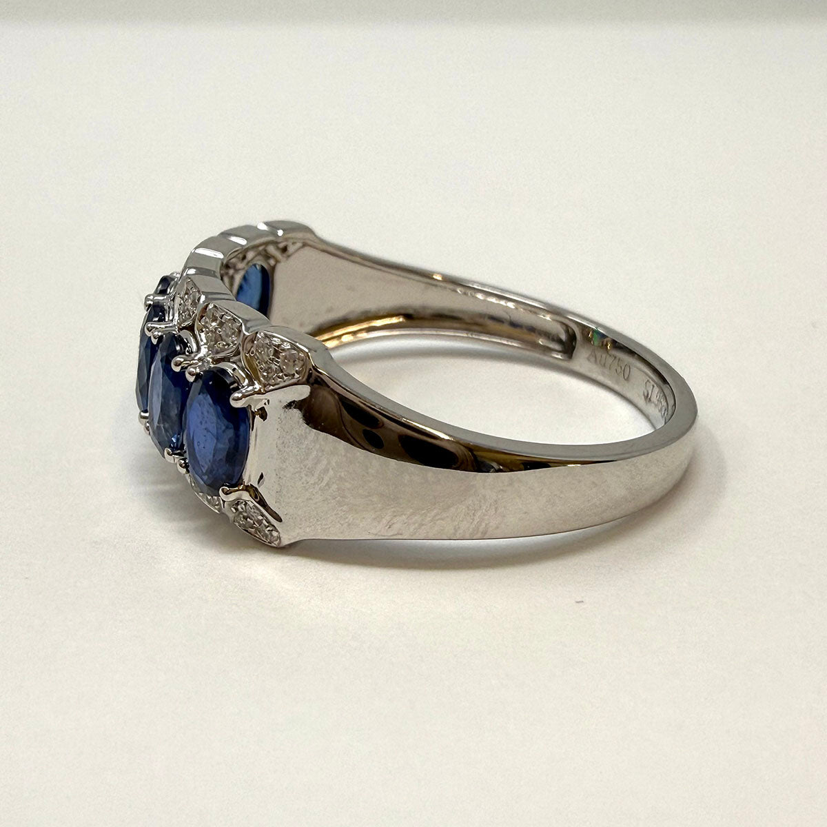 18K White Gold Ring with 6 Brilliant Cut Sapphires