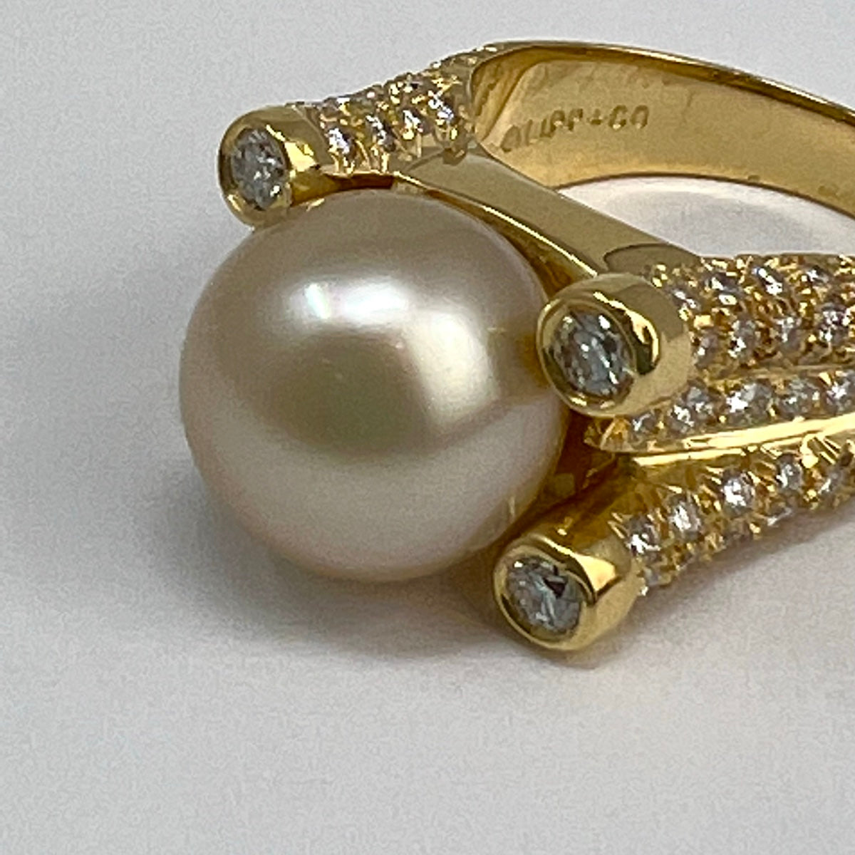 Tishman & Lipp 18K Gold Ring with 106 Diamonds and Golden Pearl