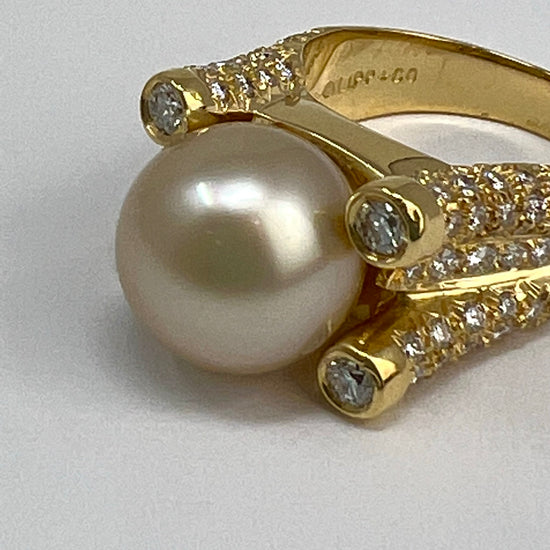 Tishman & Lipp 18K Gold Ring with 106 Diamonds and Golden Pearl