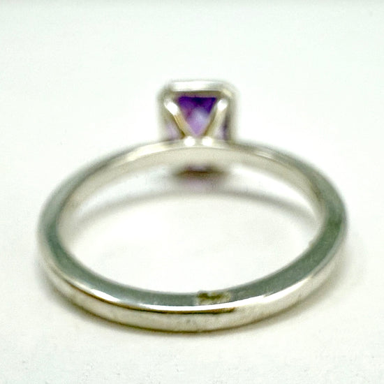 14K White Gold  Ring with Amethyst