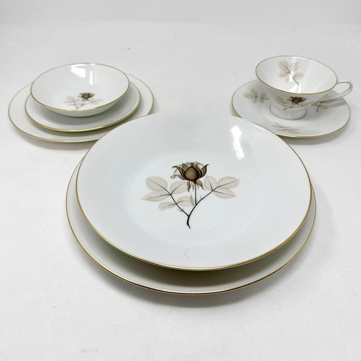 120 Pcs: 12  7 Pc  Place Settings