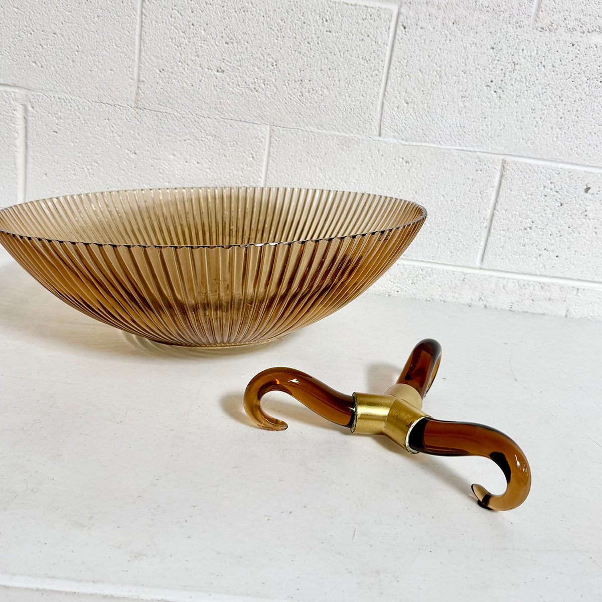 Lorin Marsh Ridged Art Glass Centerpiece Bowl