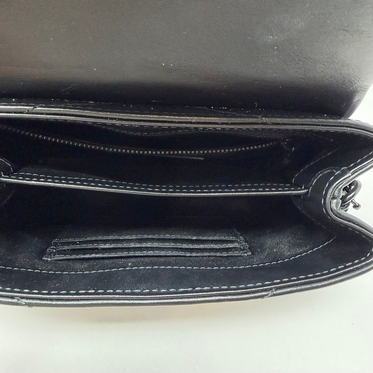 Yves Saint Laurent Shoulder Bag